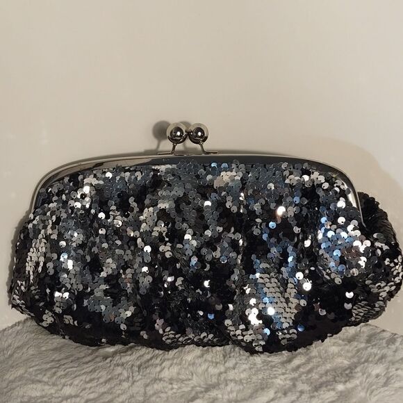 Mossimo Flip Sequined Clutch Purse - Picture 1 of 5